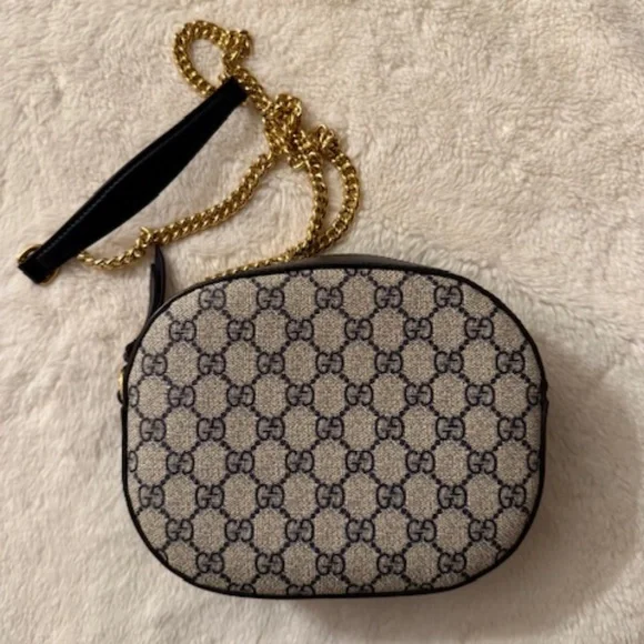 Gucci GG Supreme Chain Crossbody - Gorgeous - Picture 2 of 5